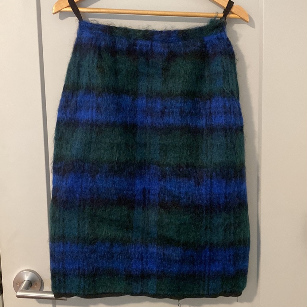 Scottish plaid wool cape and skirt set - Picture 4 of 4